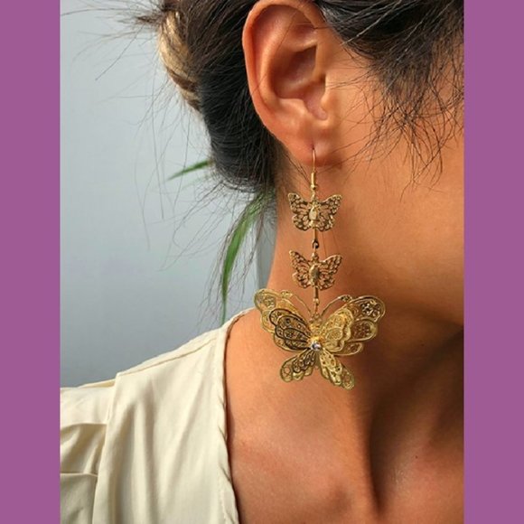 Jewelry - Beautiful 3D Goldtone Butterfly Dangle Earrings